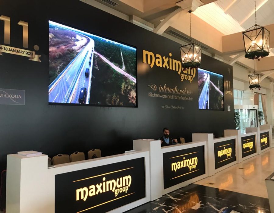 MAXIMUM DESK
